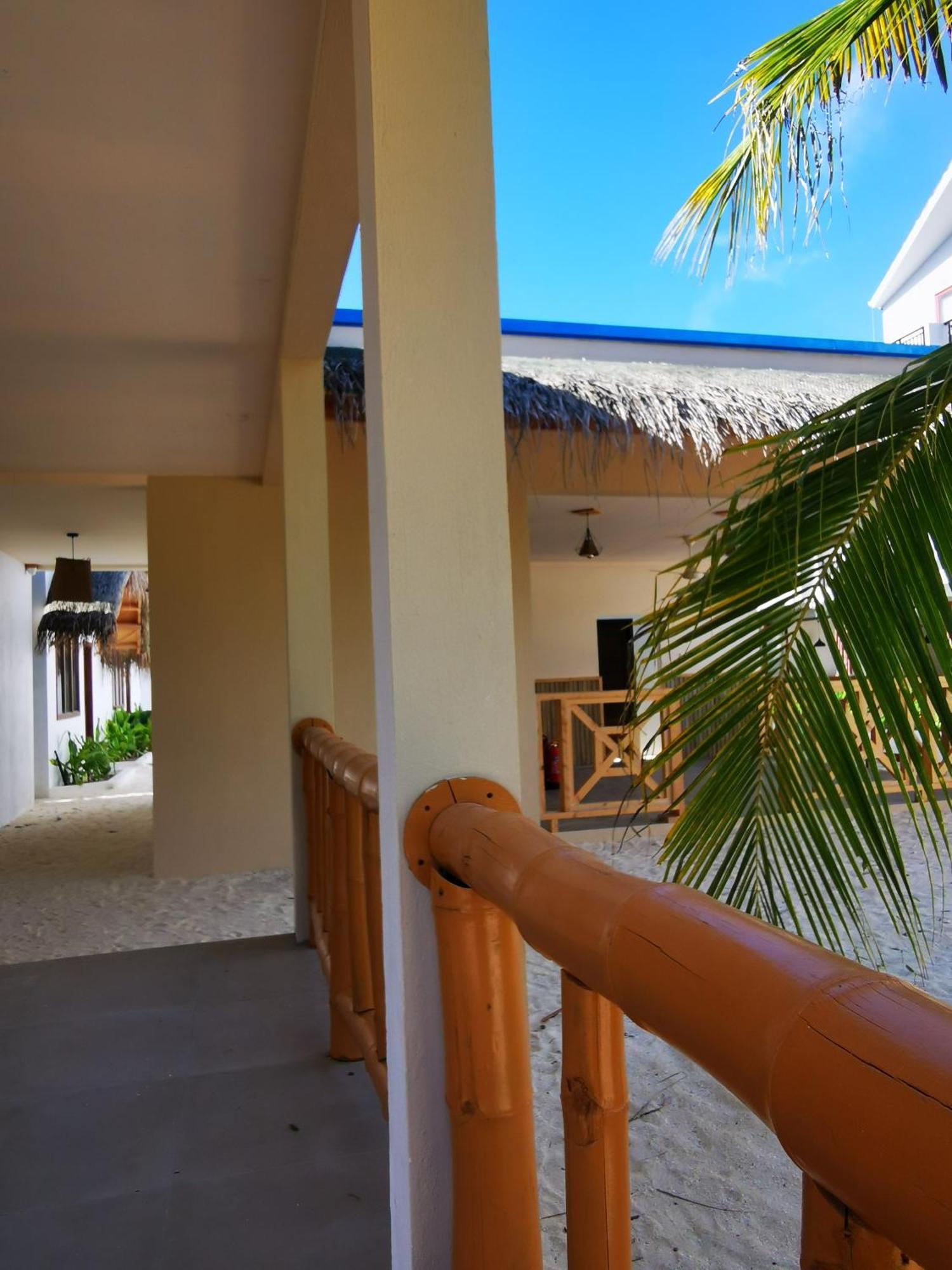 Beach Lily Dhigurah Hotel Dhigurah  Exterior photo