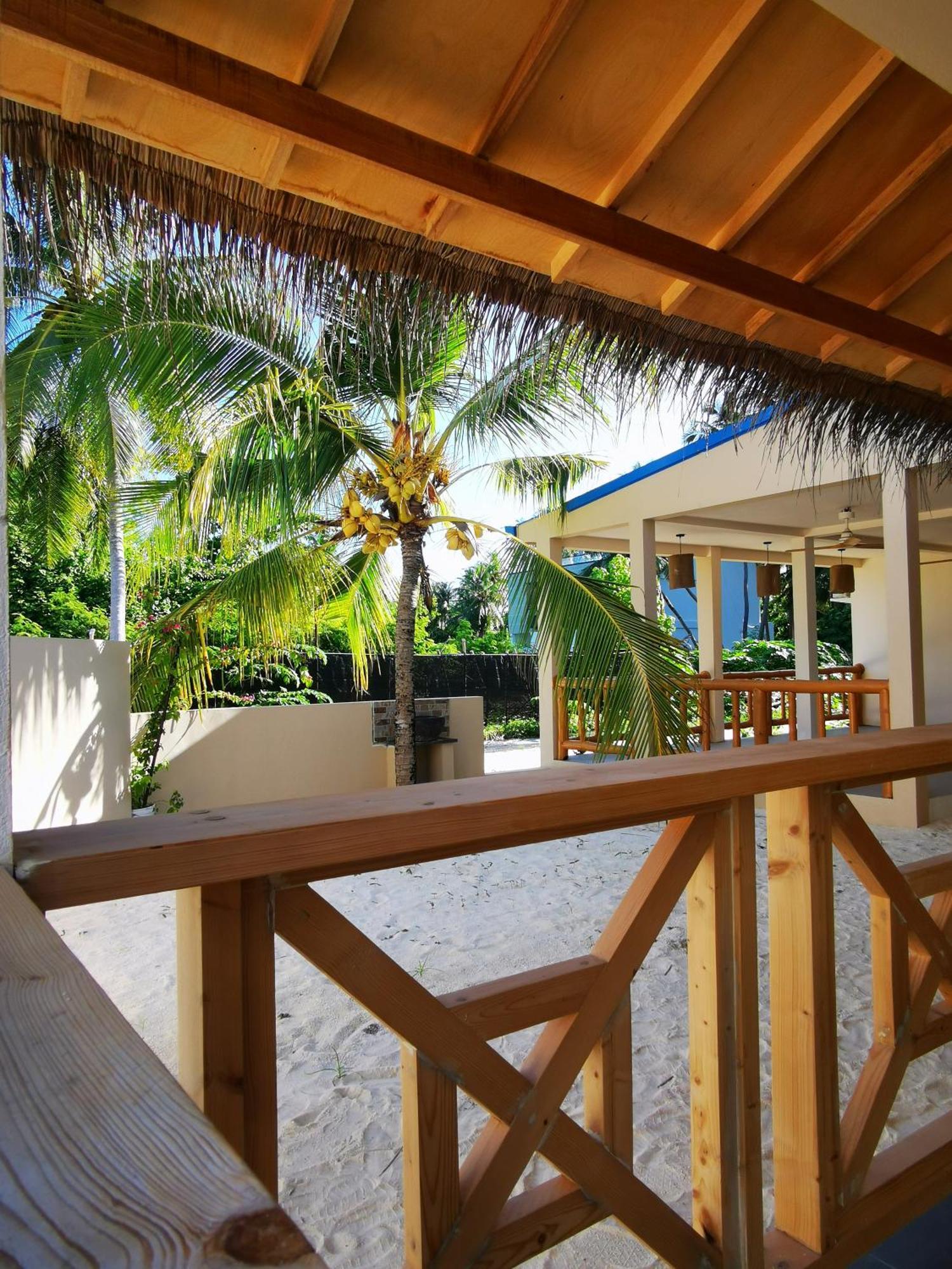 Beach Lily Dhigurah Hotel Dhigurah  Exterior photo