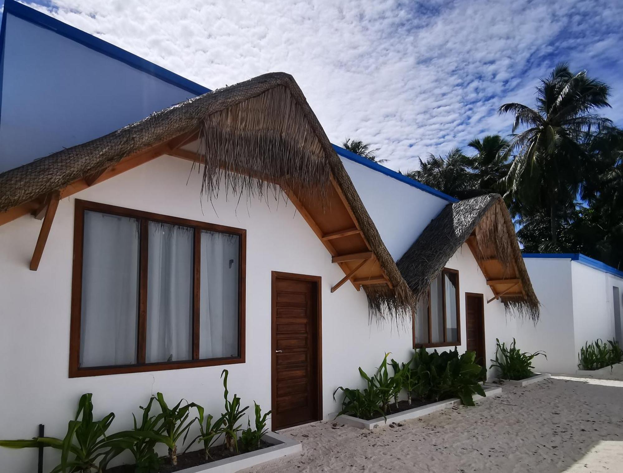 Beach Lily Dhigurah Hotel Dhigurah  Exterior photo